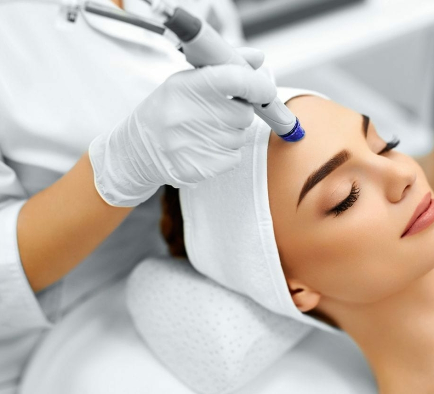Oxygeneo Superfacial with Skin Tightening